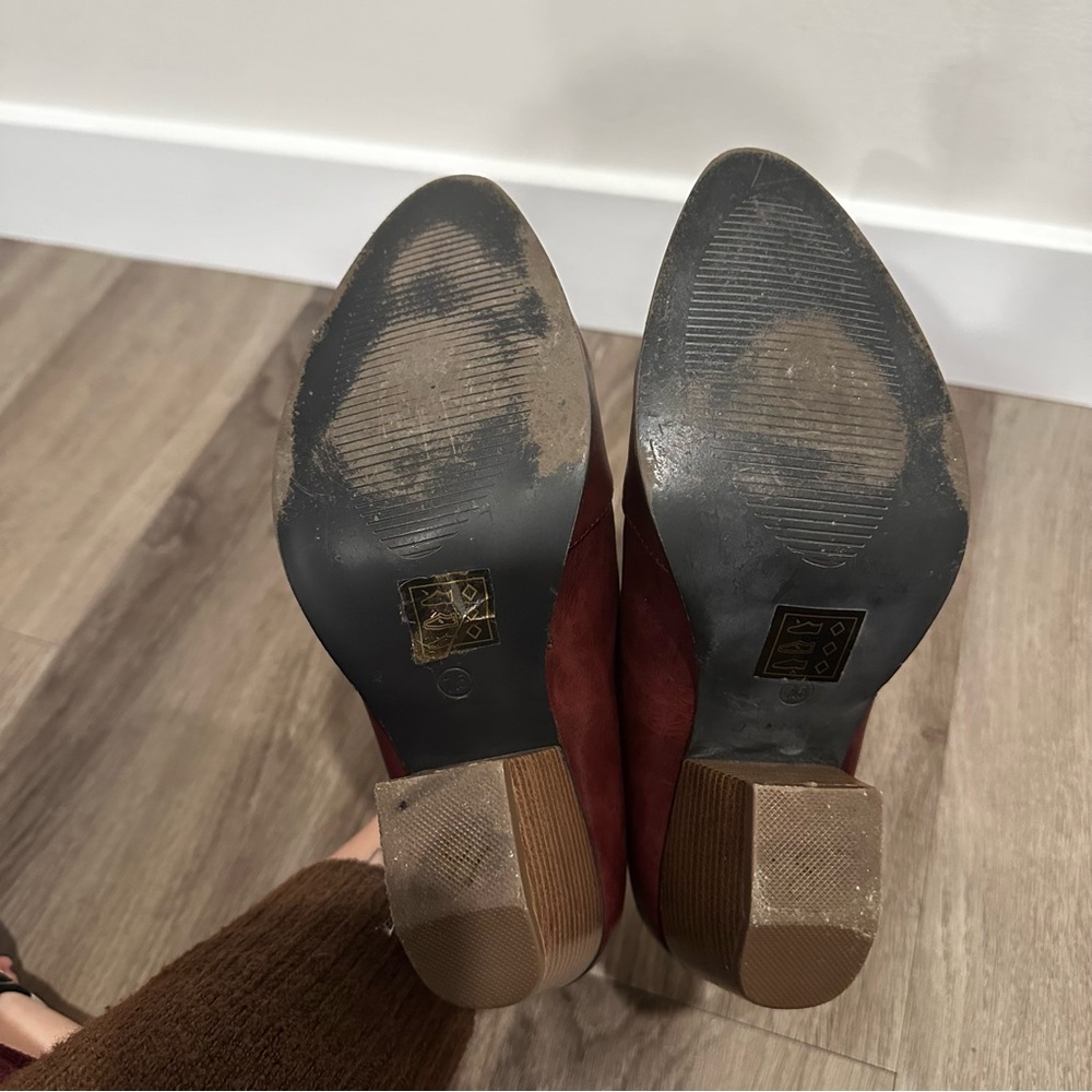Wild G Burgundy Red Scalloped Edge Heeled Ankle Boots - Picture 9 of 10